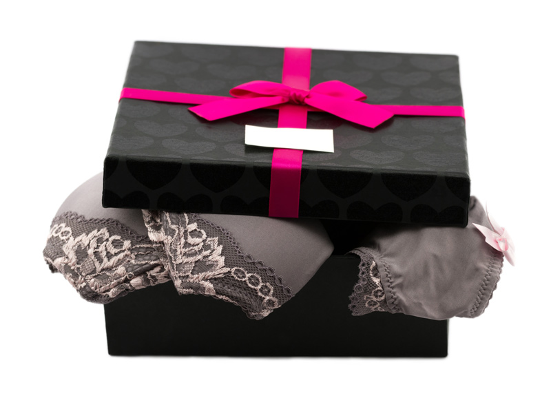 Individuelle Verpackungen für Damenmode – Jetzt anfragen! Individuelle Verpackungen für Damenmode – Jetzt anfragen!